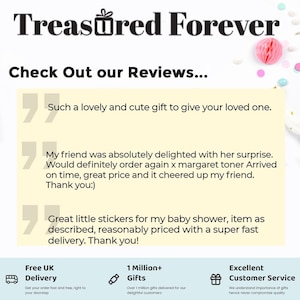 Puede incluir: Una captura de pantalla de un sitio web con rese&ntilde;as de clientes para un negocio llamado "Treasured Forever". Las rese&ntilde;as son positivas y mencionan la calidad de los productos y la rapidez de la entrega. El sitio web tambi&eacute;n menciona que se han entregado m&aacute;s de 1 mill&oacute;n de regalos.
