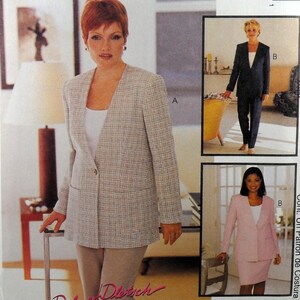 May include: A sewing pattern for a blazer and pants. The pattern includes three different styles: a plaid blazer with a single button closure, a navy blazer with a double button closure, and a pink blazer with a double button closure. The pattern is labeled "Cont. Un Patron de Costura" and includes instructions for making the garments.