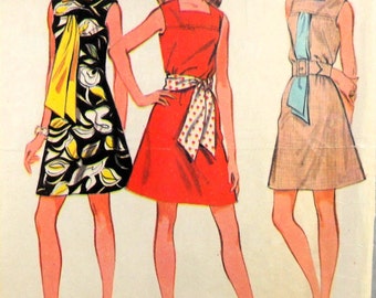 McCall's 9754 Dress and Scarf, bust 34