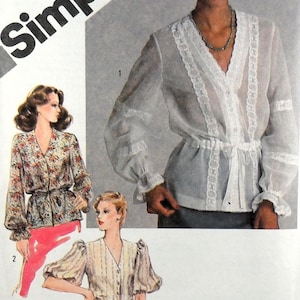UNCUT Simplicity 9871 Blouse, bust 32.5