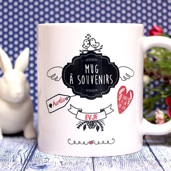 Mug "EVJF, Enterrement vie de jeune fille". Mug à souvenirs. Cadeau mariage, future mariée. Texte et graphisme by PIOU créations.