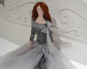 Tilda princesa, muñeca Tilda, Tilda en gris, muñeca hecha a mano, muñeca de tela, muñeca suave, muñeca de interior, muñeca textil, regalo para san valentín
