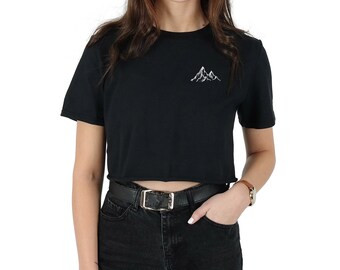 Mountain Pocket Crop T-shirt Top Shirt Tee Cropped Fashion Blogger Pocket Tumblr Wanderlust Traveling
