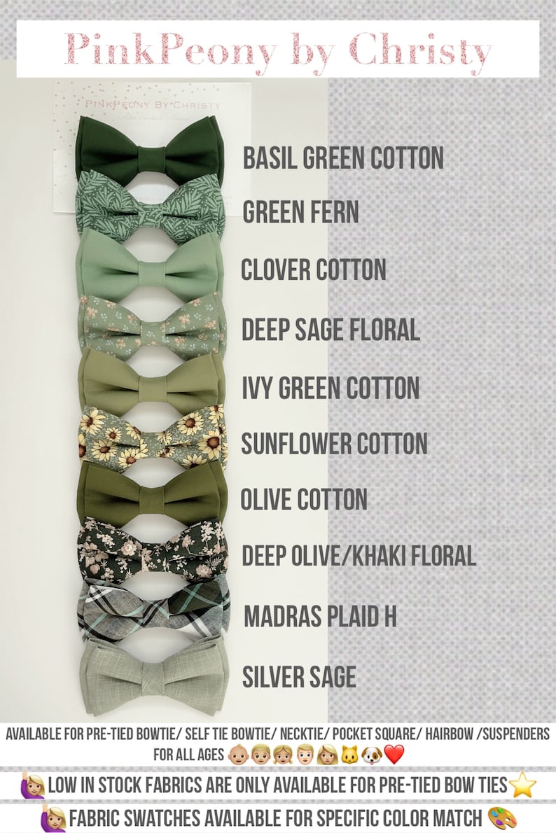 Pu&ograve; includere: Un'esposizione di dieci papillon in varie tonalit&agrave; di verde, oliva e grigio, con motivi floreali e a quadri. I papillon sono etichettati con nomi di tessuti come "Basil Green Cotton" e "Sunflower Cotton". Il testo "PinkPeony by Christy" &egrave; in alto.