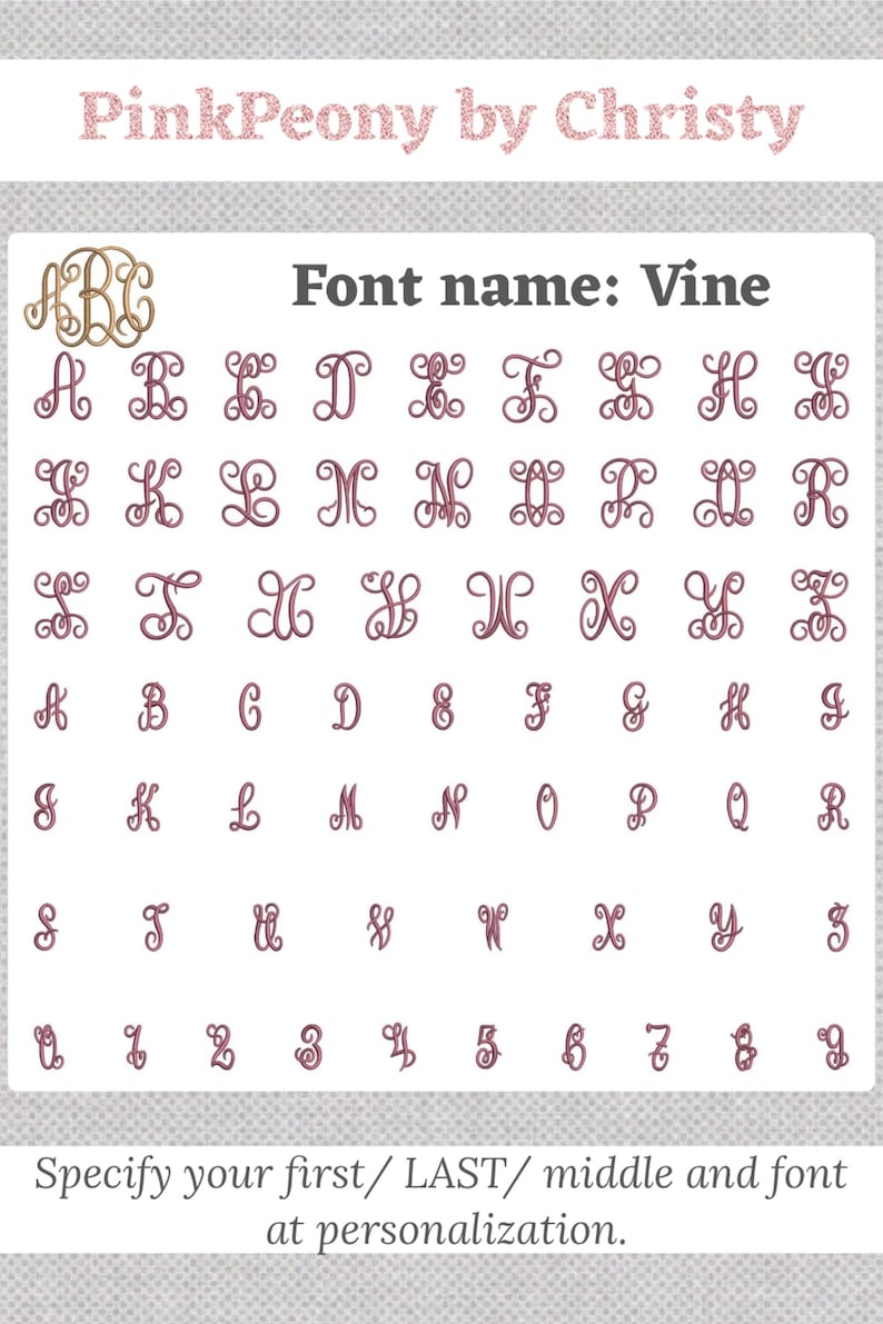 K&ouml;nnte beinhalten: Pr&auml;sentation der Schriftart Vine, die das Alphabet und die Zahlen in einem dekorativen Stil zeigt. Die Buchstaben und Zahlen sind burgunderfarben, mit einem Beispielmonogramm in Gold. Der Text ermutigt zur Personalisierung.