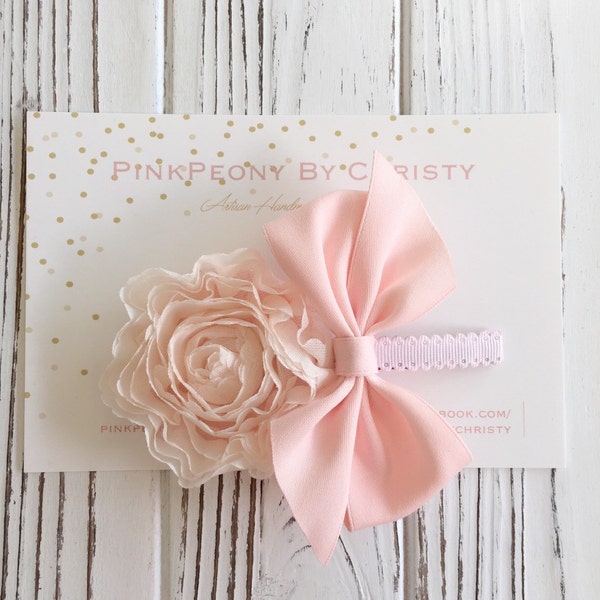 Blush pink peony flower with bow hairclip- flower hairclip- pink peony hairbow- peach pink blush hairbow - peachpuff flower hair bow