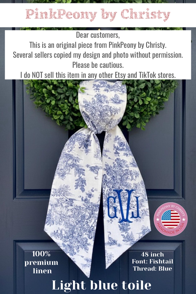 K&ouml;nnte beinhalten: Hellblaues Toile-Schal mit blau-wei&szlig;em Muster, mit den Initialen GVJ in Blau gestickt. Der Schal besteht aus 100 % Premium-Leinen und ist 122 cm lang.