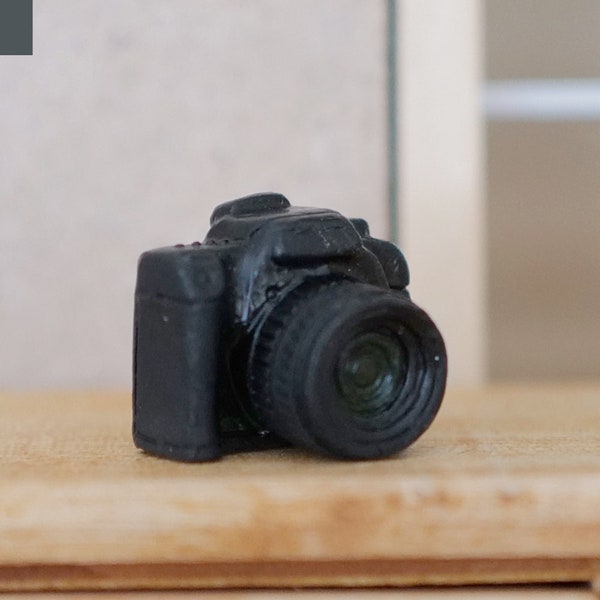 Dollhouse SLR Camera , 1:12 Scale Miniature DSLR Camera E101