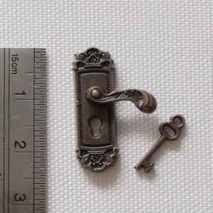 1:12 Puppenhaus Miniatur Türschloss Hebel mit Schlüssel 2er Set - C066