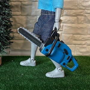 Miniature Chainsaw Plant Trimmer , 1:12 Scale Dollhouse Supplies Chain Saw Tree Timber Saw Petrol Saw (plastic, non-working) - F069
