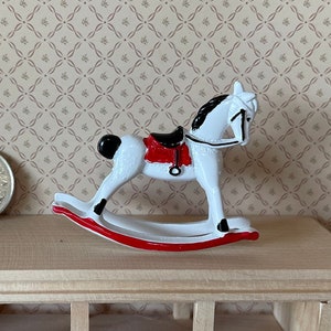 Dollhouse Supplies Rocking Horse , 1:12 Scale Miniature Trojan Horse (metal) - G077