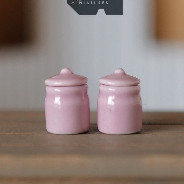 Miniature Ceramic Jars and Lids 1:12 Scale Dollhouse Kitchen Containers Set of 2 (pink) - G027