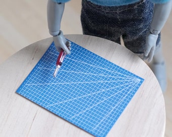 Miniature Cutting Mat and Knife 1:12 Scale Craft Mat Cutting Board (cardstock) (blue) - C036