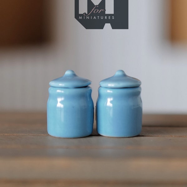 Miniature Ceramic Jars and Lids 1:12 Scale Dollhouse Kitchen Containers Set of 2 (blue) - G027