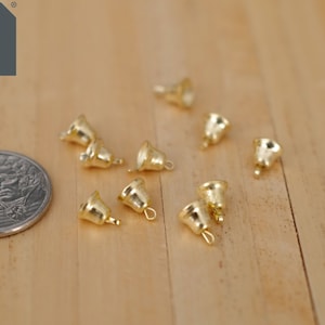 1:12 Maßstab Puppenhaus Weihnachtsglocken, Miniatur Glocken 10er Set, Metall Jingle Bells, Weihnachtsverzierungen Glocken - G061