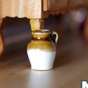 Dollhouse Ceramic Jug with Handle 1:12 Scale Miniature Kitchenware Decoration - B098