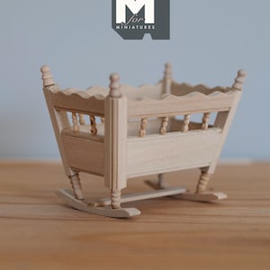 Casa delle bambole in miniatura non verniciata, incompiuta, culle per bambini, lettino per bambini, casa delle bambole, letto in legno, 1 miniatura in scala 12a - I035