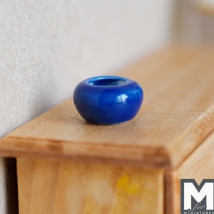 Forniture per case delle bambole, vaso in ceramica in scala 1:12, vaso per fiori in miniatura rotondo, alto 3/4 di pollice (blu scuro) - B087