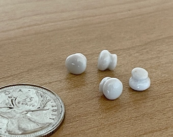 Maçanetas de casa de bonecas, maçanetas de porta de cerâmica branca, maçanetas de gaveta, maçanetas em miniatura, maçanetas em escala 1:12, pacote com 4 peças, 3/16" - C049