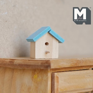 Miniatur Vogelhaus 1:12 Puppenhaus Hinterhof Bird Box 33 cm hoch (Holz) - D085