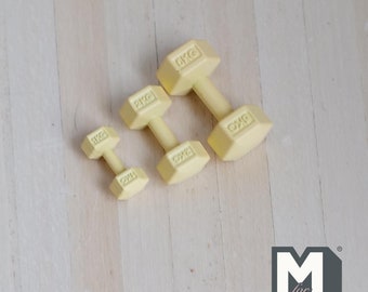 Miniatur Hexagon Handgewichte Maßstab 1:12 Puppenhaus Zubehör Hanteln Hebegewichte 3er Set (gelb) - G063
