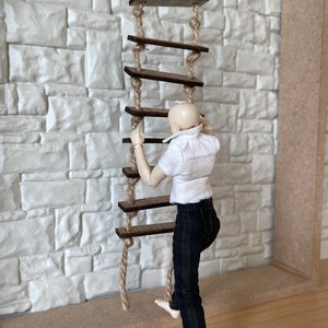 Échelle de corde miniature pour cabane dans les arbres à l'échelle 1:12, échelle de cime d'arbre, échelle pivotante - D079