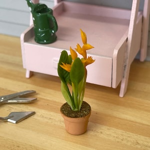 1:12 Miniature Clay Planter Pot , Miniature Potted Flowers , Dollhouse Potted Flowers , Dollhouse Flowers , Miniature Flowers - F086