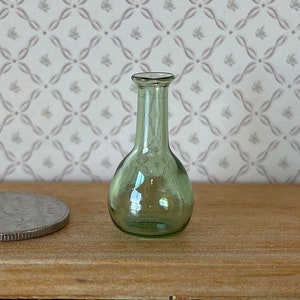 Dollhouse Miniature Vase , Glass Wine Decanter , 1:12 Scale (Made with glass) - B064