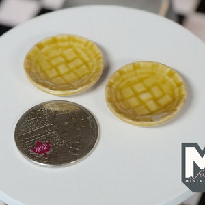 1:12 Dollhouse Miniature Plate set of 2 - A074