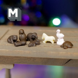 Puppenhaus Miniatur Tierform Schokolade 8er Set, Bär Elefant Pinguin Meeresschildkröte Seepferdchen Krokodil Flamingo Pferd (nicht essbar) - E032