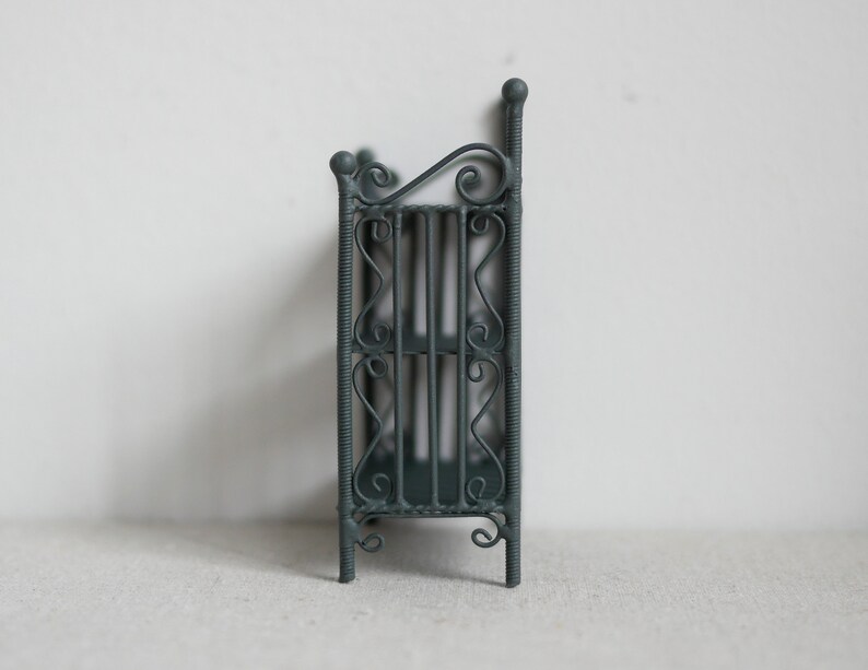 Dollhouse miniature Metal Dark Green kitchen Storage rack Miniature Baker/'s Rack C086 Dolls accessory