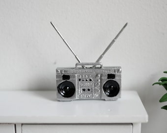Miniature Classic Radio, Dollhouse Supplies Radio, Tiny Radio, Mini Radio, Miniature Radio, Dollhouse Supplies Radio - E100