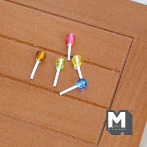 Miniature 5 Lollipops 1:12 Scale Dollhouse Supplies Candies 7/16 inch long (plastic) - E009