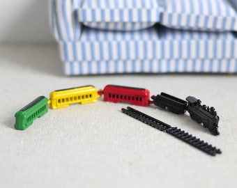 Dollhouse Supplies miniature metal train with 3 carts and 2 track rails G056