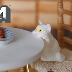 1:12 Puppenhaus Miniatur Hungrige weiße Katze 1 12 Haustier - F104