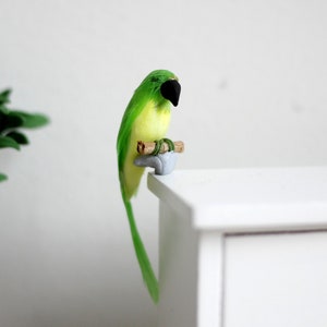 1:12 scale Miniature Dollhouse Green Parrot, miniature animal bird D085