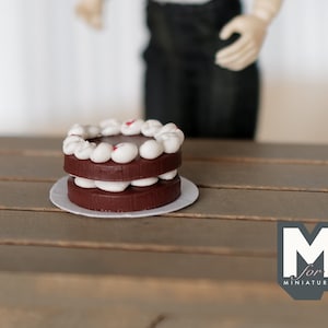 1:12 scale Dollhouse Supplies miniature Chocolate Slice Cake - E033
