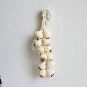1:12 Dollhouse Supplies Miniature String of Garlic, garlic on rope - E026