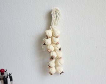 1:12 Dollhouse Miniature String of Garlic, garlic on rope - E026