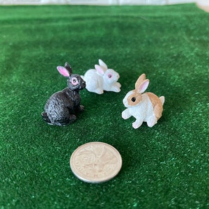 1:12 Conjunto de 3 coelhinhos em miniatura, coelhos em miniatura, lebre em miniatura, coelho branco, coelho preto, coelho marrom - (estilo A) - C053
