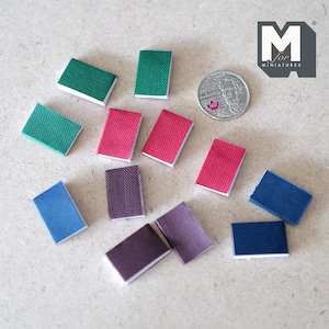 Miniatur Hardcover Bücher Set von 12, 1:12 Maßstab Puppenhaus Bücher Set - C035