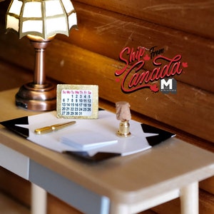 Miniatur Work Schreibtischkalender Set mit Stift, Notizblock, Kalender, Wachsstempel und Löschkreide - G055