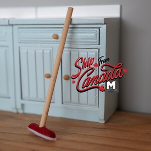 Dollhouse miniature 1:12th Scale Sponge Mop / Dust Mop D076