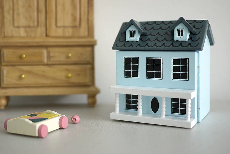 tiny house dollhouse