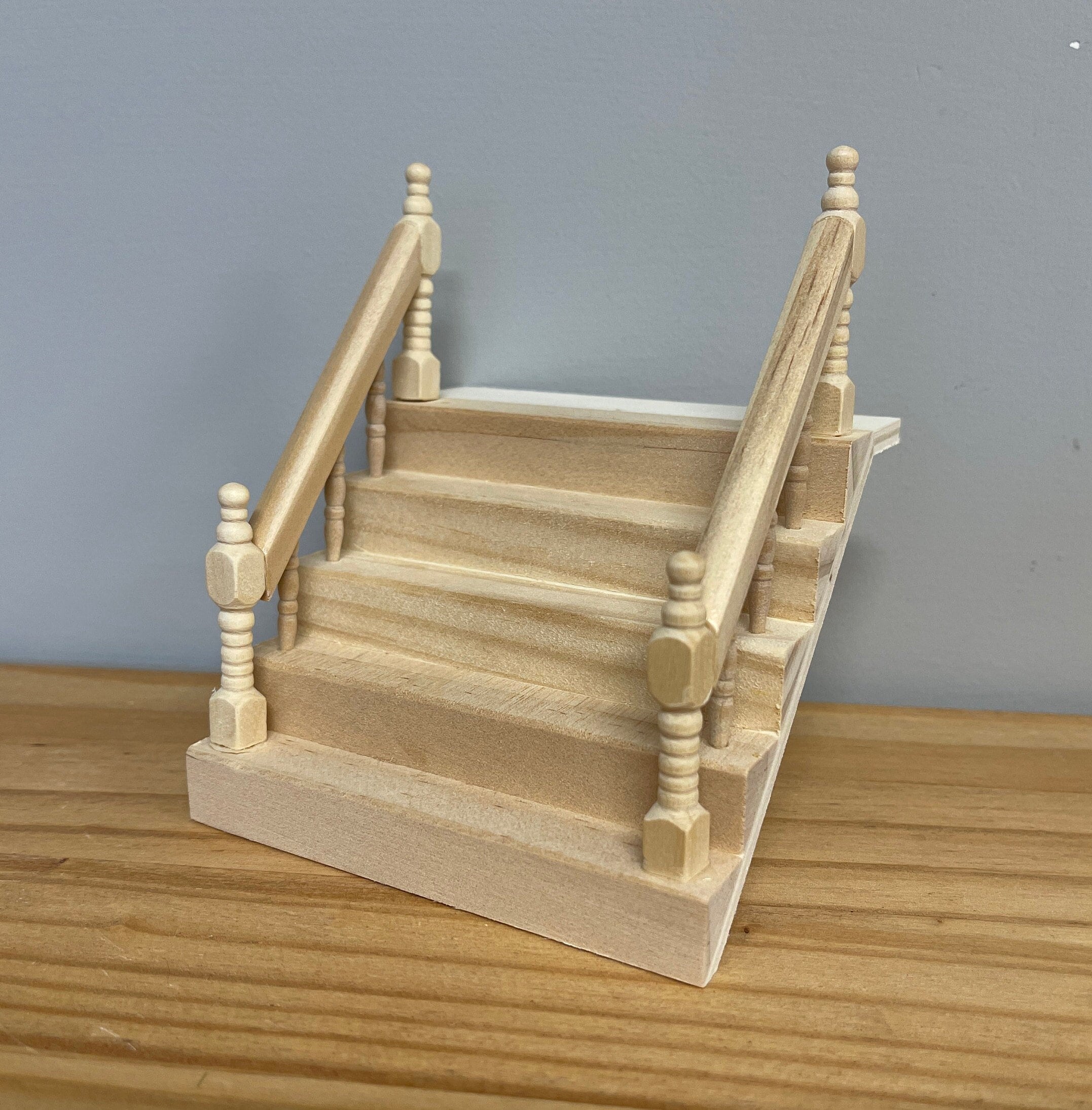 Dollhouse Supplies Entryway Staircase 1:12 Scale Miniature