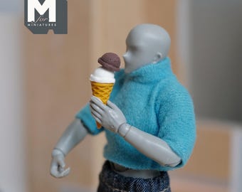 Helado miniatura de chocolate y vainilla a escala 1:12 para casa de muñecas. Comida de juguete. Cono de gofre grande de 2,8 cm de alto (1-1/8 pulgadas) - E046