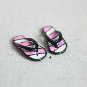 Dollhouse Supplies Miniature Flip Flops Sandals 1:12 Scale Miniature Sandals Tiny Sandals / Miniature Flip Flops (metal) - G075