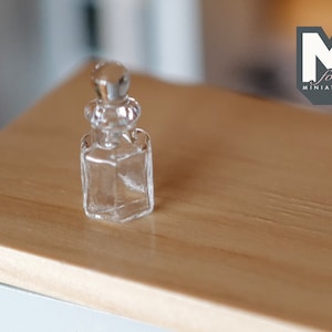 1:12 Dollhouse Miniature Kleines Glasfläschchen mit Deckel (A14) F013 für Puppenstube / Puppenhaus