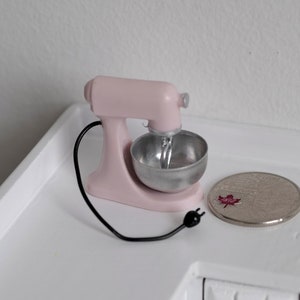 1:12 Dollhouse Miniature Mixer / Kitchen Appliance (pink) - C057