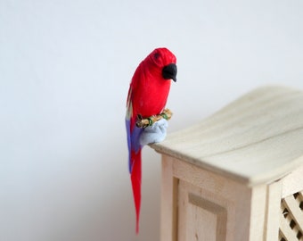 1:12 scale Miniature Dollhouse Supplies Red Parrot, miniature bird - D085